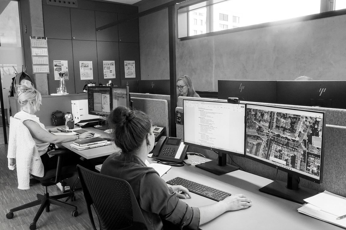 Arbeitsplätze im Büro von m+4 Planung